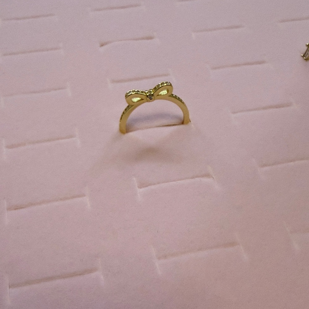 NWOT Gold Bow Ring